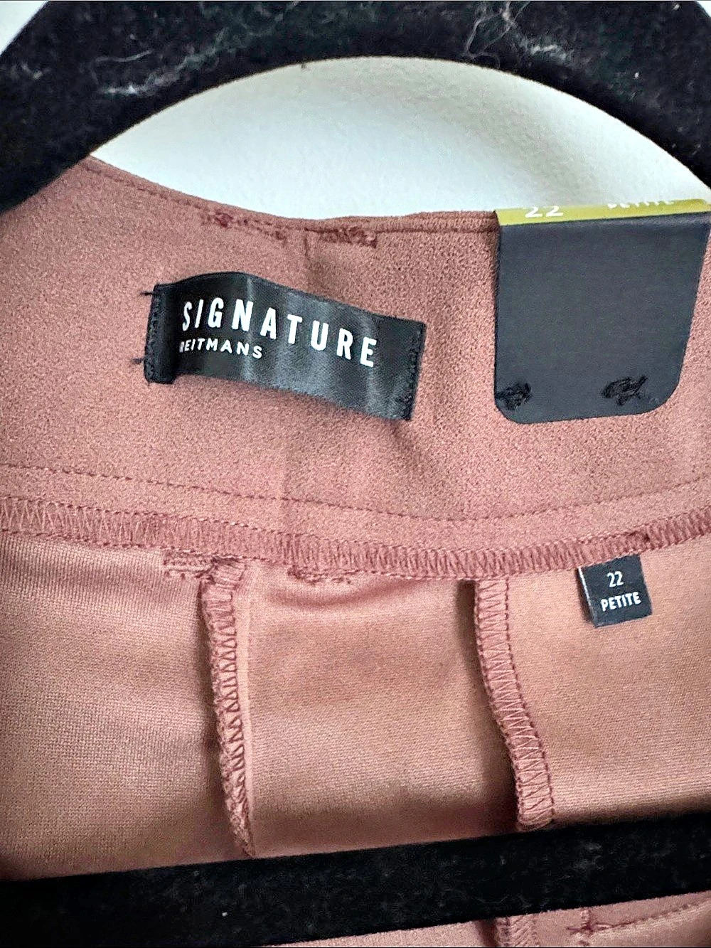 NWT Signature by Levi Strauss Straight Leg Pants Brown - Size 22 - Picture 4 of 5